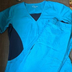 Butter soft size small scrub set (tall pants)